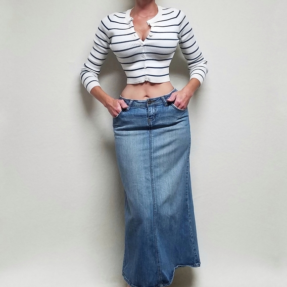Vintage 90s LEI Ashley Low Rise Paneled Mid Wash Stretchy Denim Maxi Skirt 4 - Picture 2 of 12
